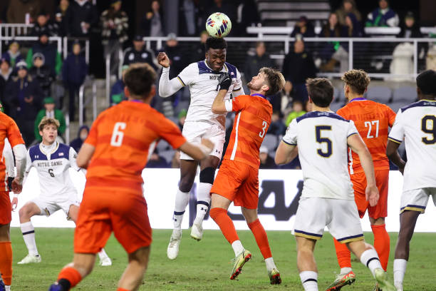 并探讨如何 并探讨如何